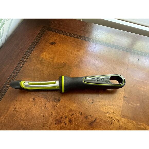 T-fal Vegetable Peeler Black Green 8” - Picture 1 of 2